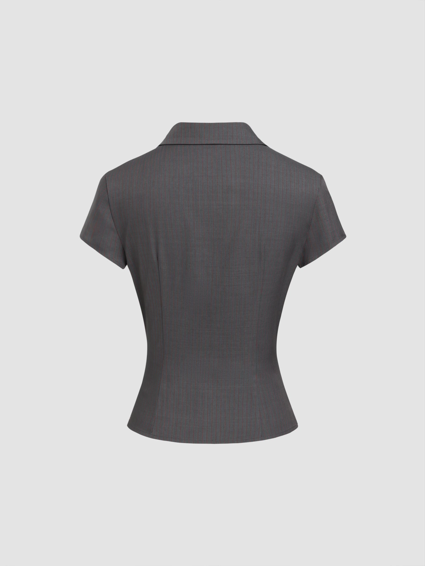 Camicia a maniche corte con righe sul colletto