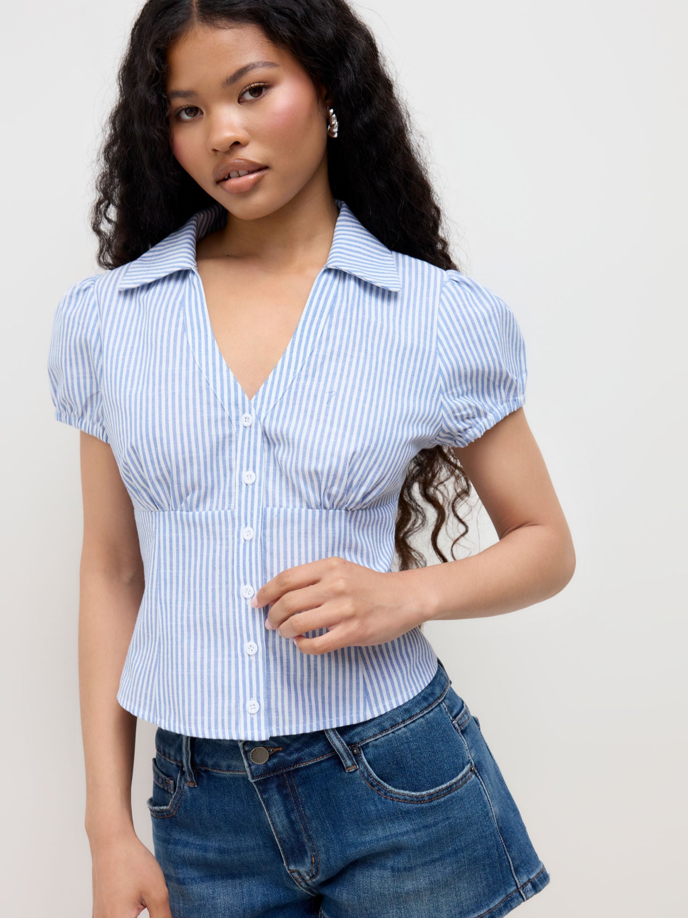 Camicia a righe con fiocco in misto cotone