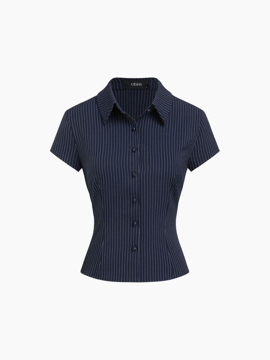 Camicia a maniche corte con righe sul colletto