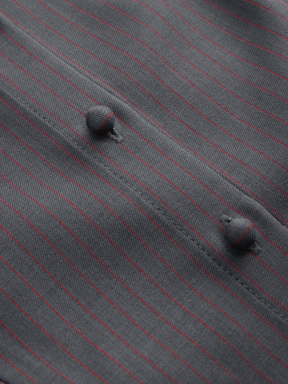 Camicia a maniche corte con righe sul colletto