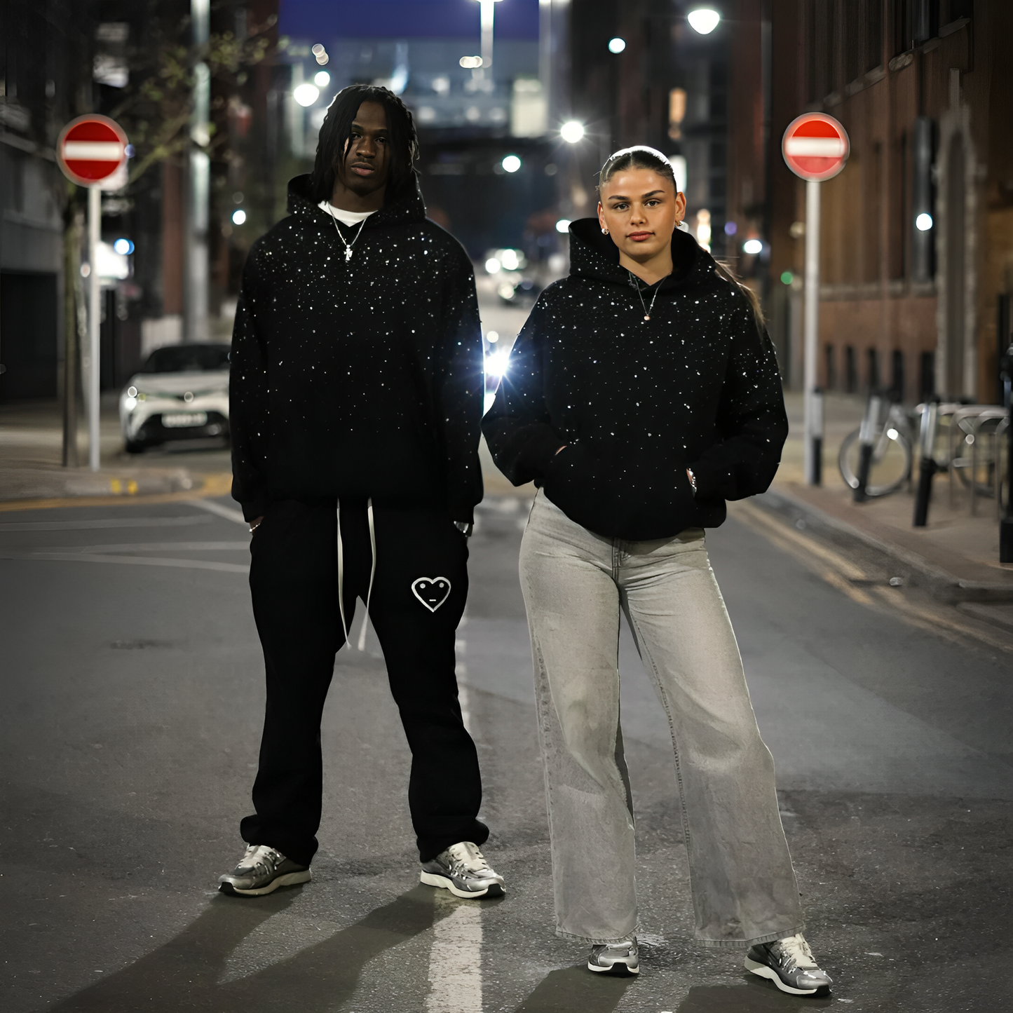 Sudadera con capucha Galaxy de pedrería